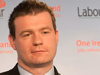 Minister calls for talks to en...
