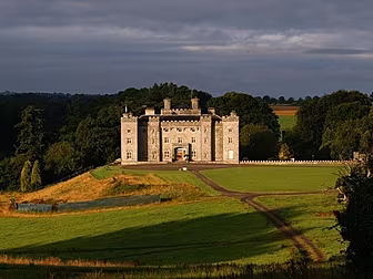 Slane Castle awaits Eminem