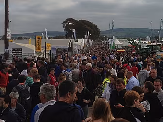 VIDEO: Record day of crowds at...