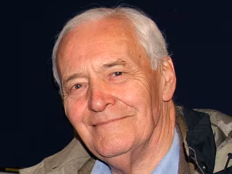 Tributes paid to veteran Briti...