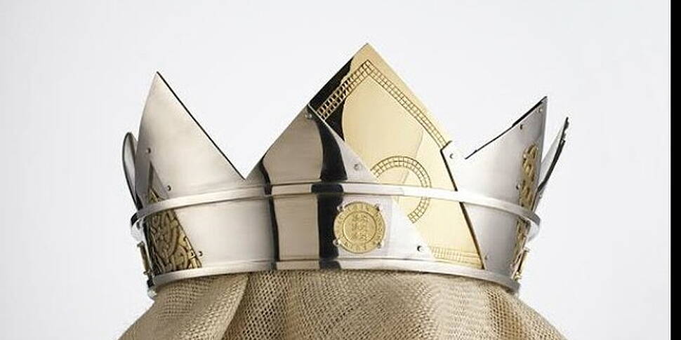 Brian Boru millennium crown to...