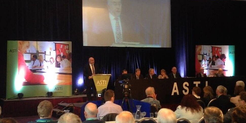 VIDEO: Education Minister heck...