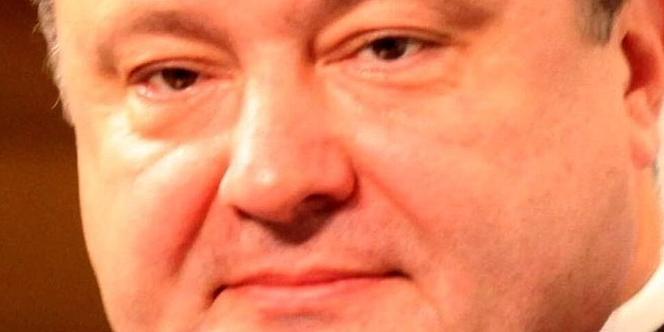 Poroshenko wins Ukraine electi...