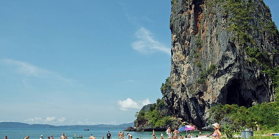 Tourists found dead in Thailan...