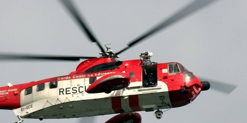 Man airlifted after mountain f...