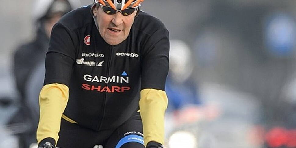 Kerry breaks leg in bike crash