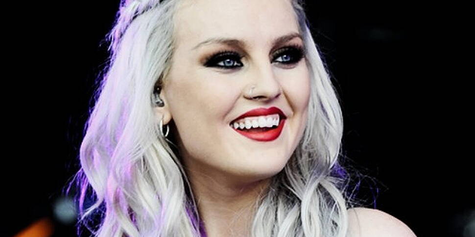 Perrie breaks down on stage