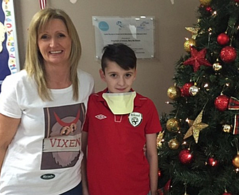 Pics: Santa visits sick childr...