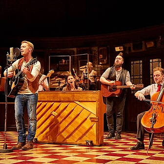 Gift Ronan Musicals