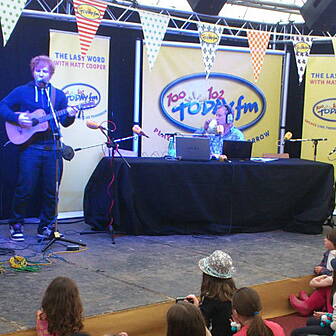 Ed Sheeran live on The Last Wo...