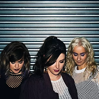 Wyvern Lingo In Session With F...