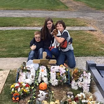 Grieving mum of two could be e...
