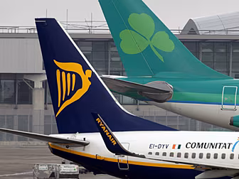 Ryanair ordered to sell Aer Li...