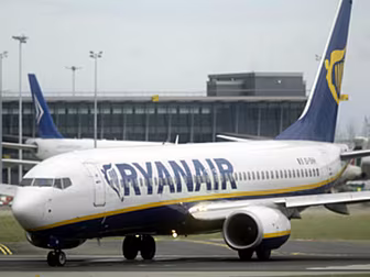 Ryanair sacks pilot
