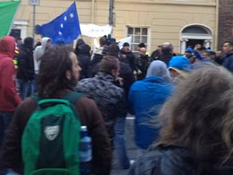 Protest outside Dail as deputi...