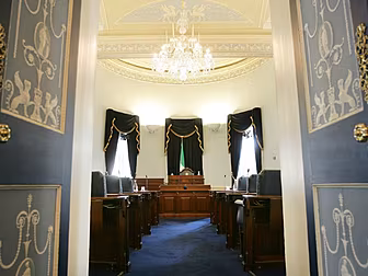 Fianna Fáil to force vote on o...