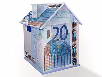 ECB cuts its main interest rat...