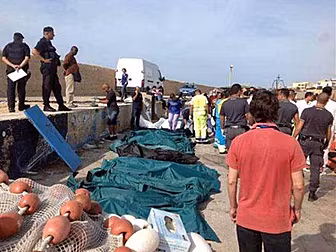 Italy shipwreck death toll ris...
