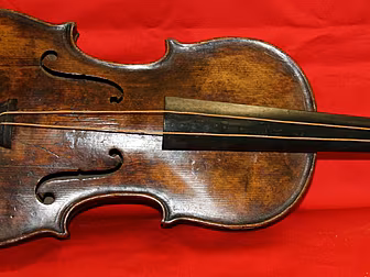 VIOLIN FROM TITANIC EXPECTED T...