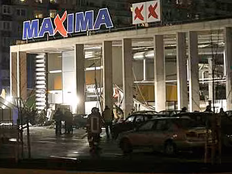 32 now dead after roof collaps...