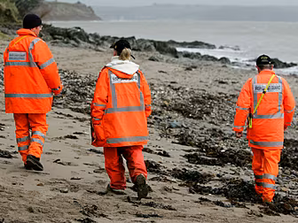 Search for missing tourist cal...