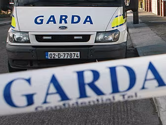 MAN HUNT UNDERWAY AFTER BANK R...