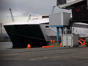 High winds cancel ferries