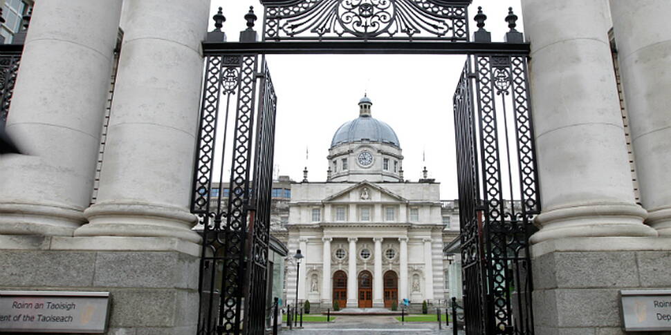 Banking inquiry holds its firs...
