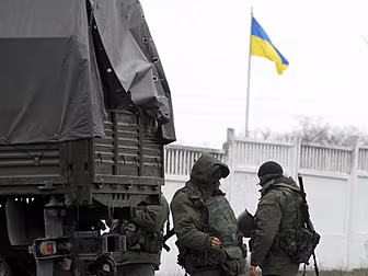 Pro-Russian forces storm Ukrai...
