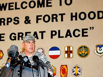 4 dead in shooting at Texas ar...