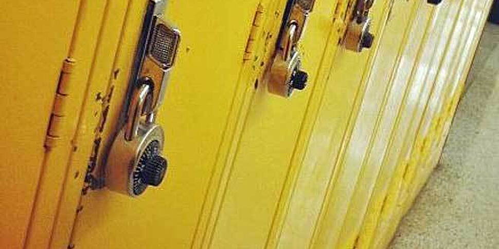 Non-fee paying all-girls schoo...