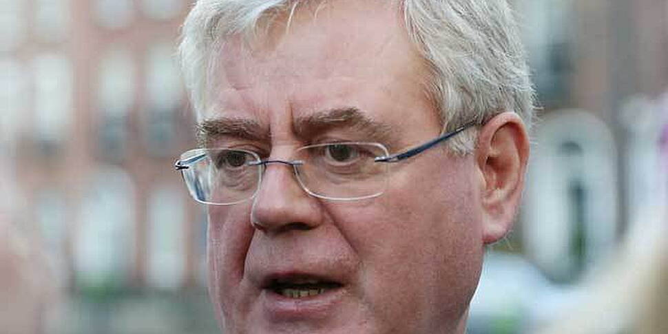 Gilmore resigns as Labour lead...