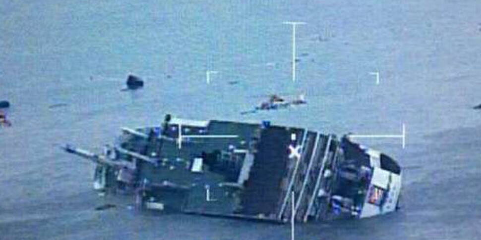 Divers enter Korean ferry