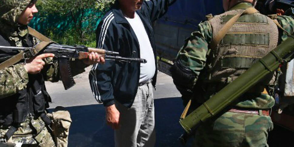 Ukraine crisis: Gunmen seize c...