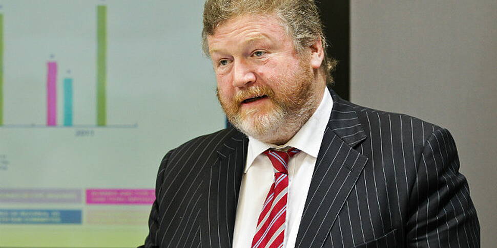 Government to introduce plain...