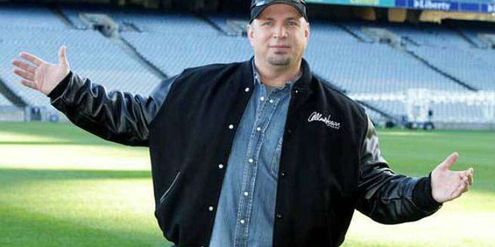 Garth Brooks Fan Stage Protest