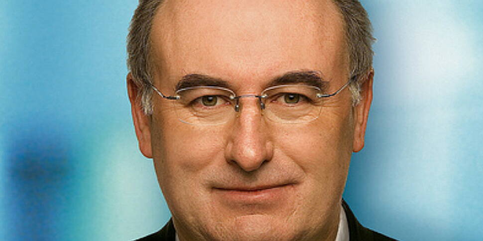 Irish MEPs to challenge Phil H...