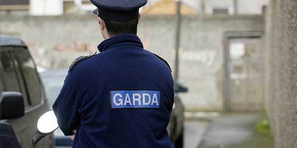 Man shot in the arm takes taxi...