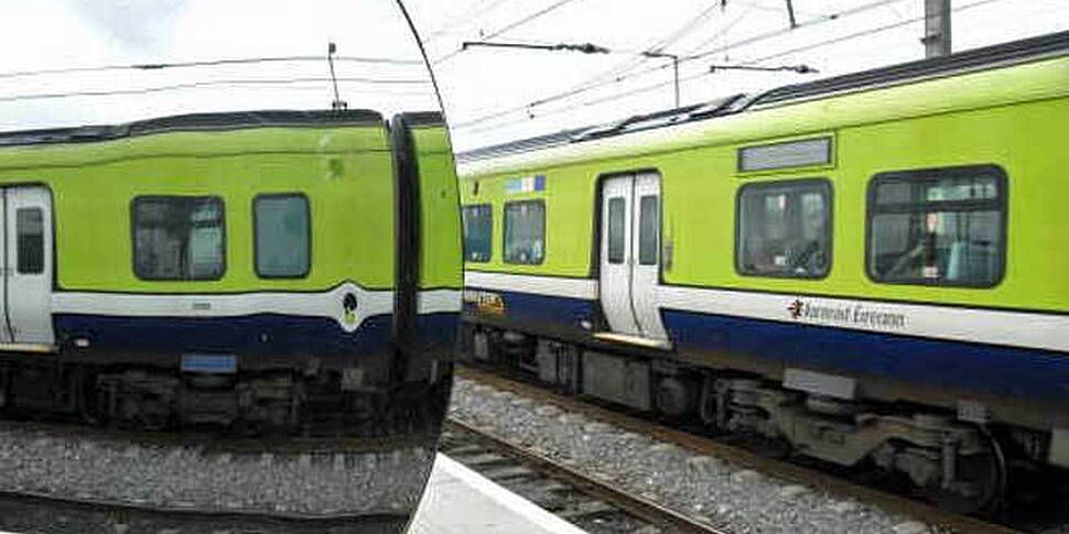 Woman dies after falling in fr...