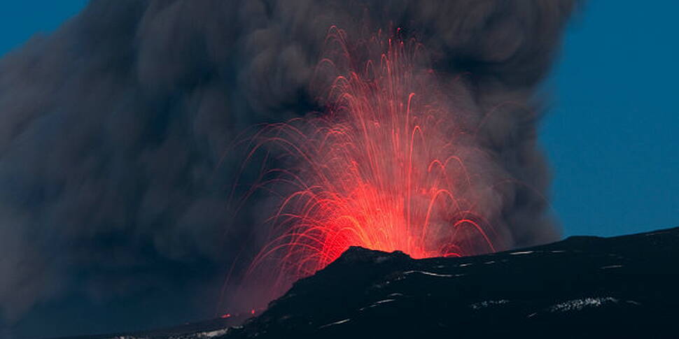 Planes on alert as Icelandic v...