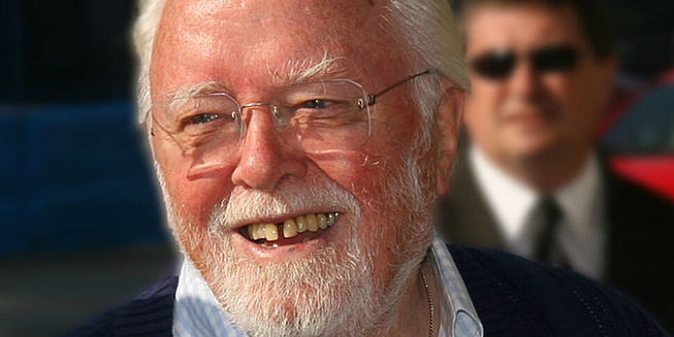Movie great Attenborough dies...