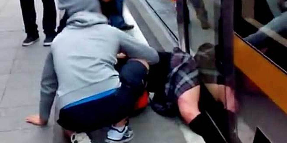 Passengers push LUAS off schoo...