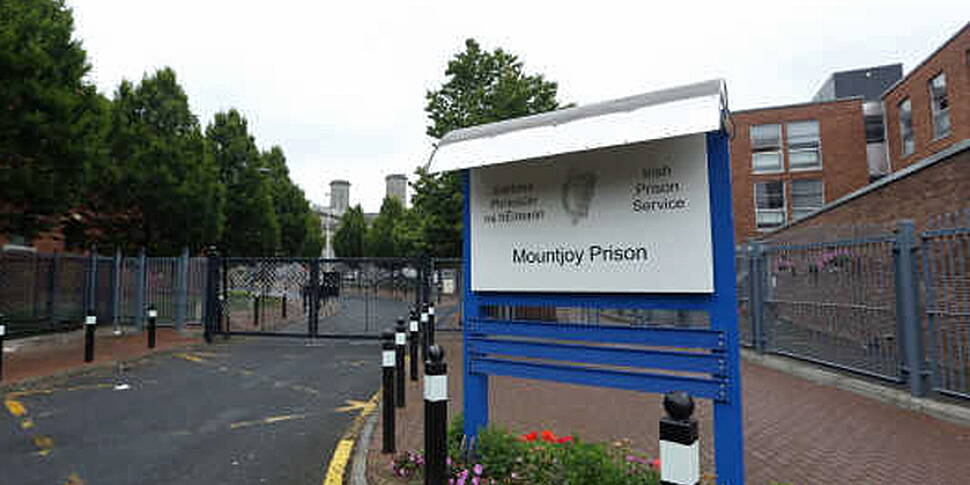 Work stoppages by prison offic...