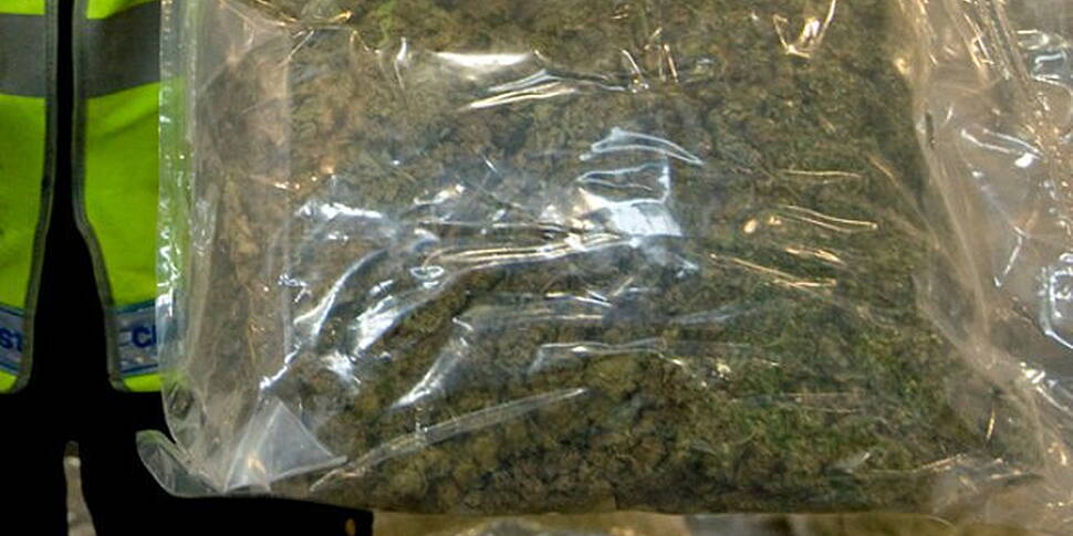 3 arrested over 1 million euro...