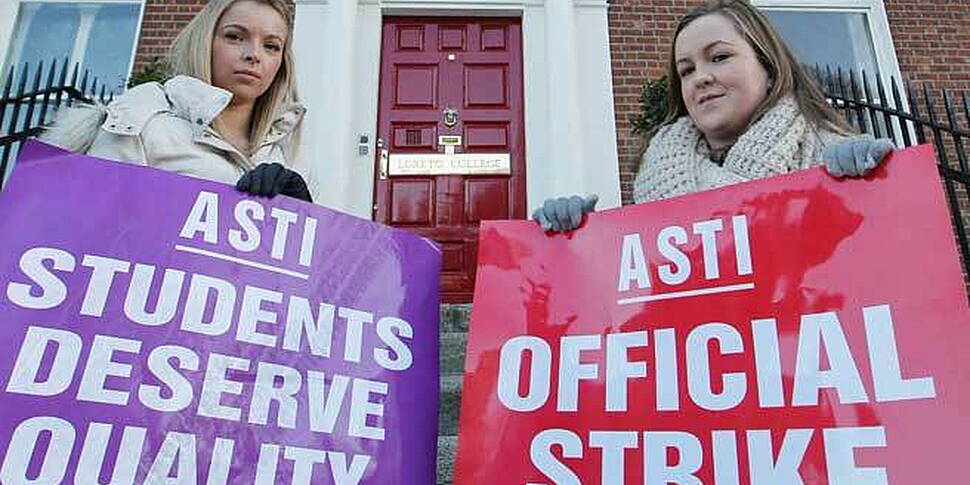27,000 teachers to demonstrate