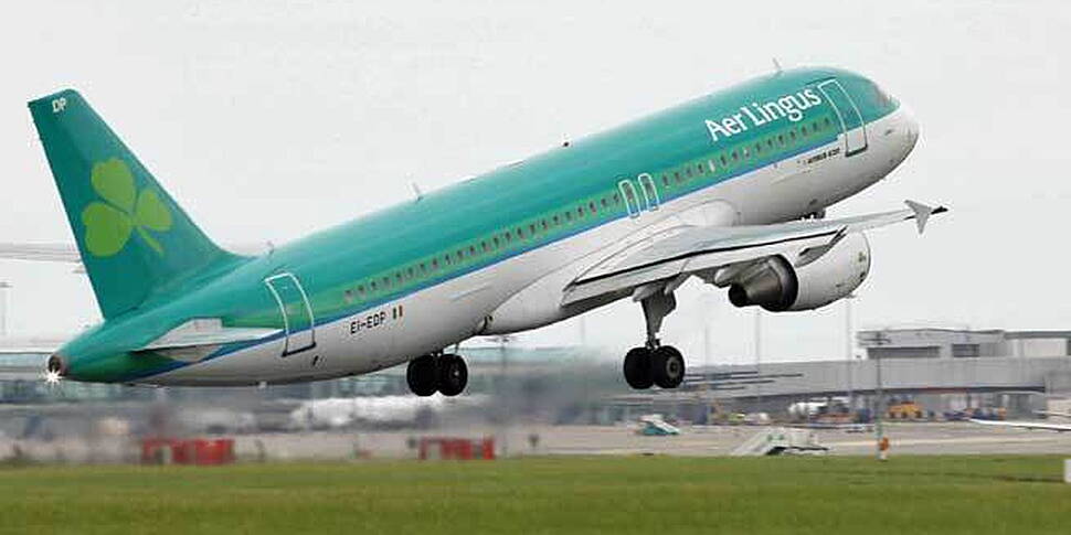 Aer Lingus emergency landing a...