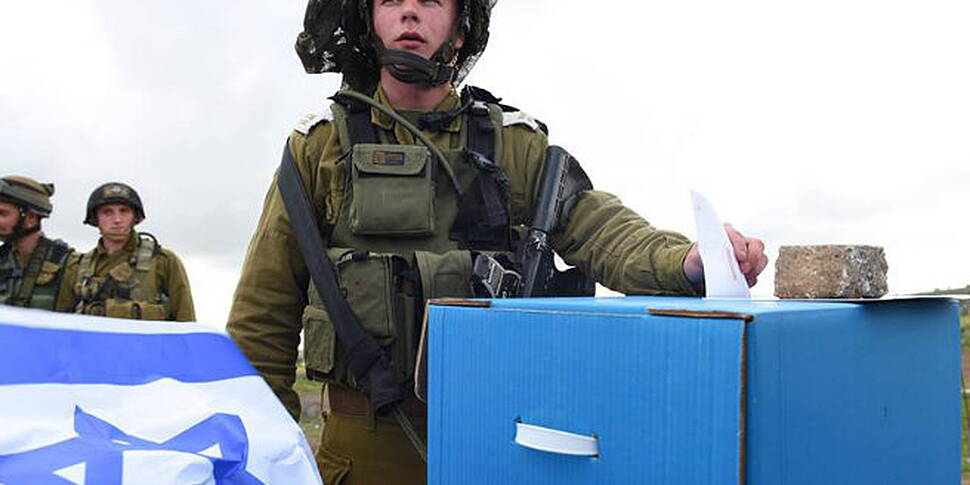 Police clash with Palestinians...