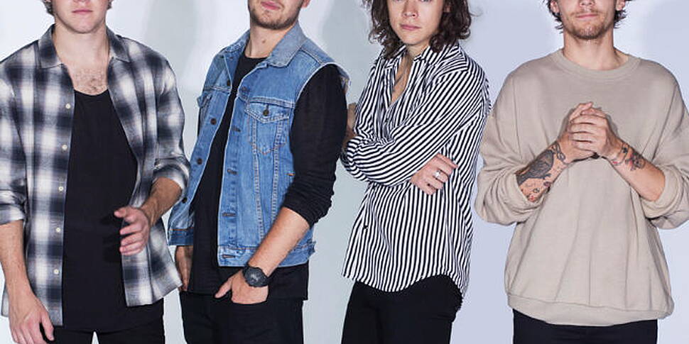 1D make first appearance witho...