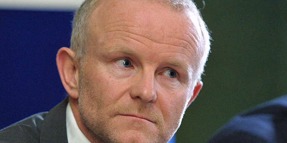 Banking Inquiry suspends publi...