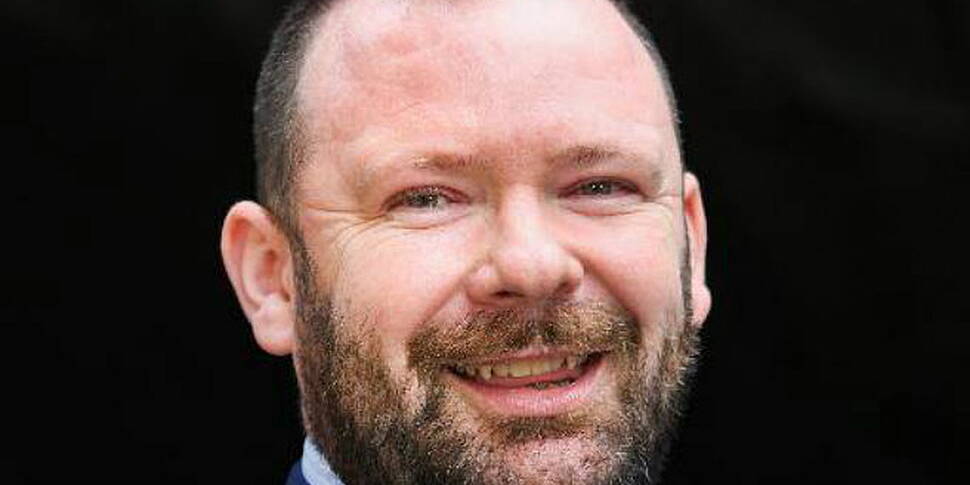 Listen: Johnny Lyons laid to r...